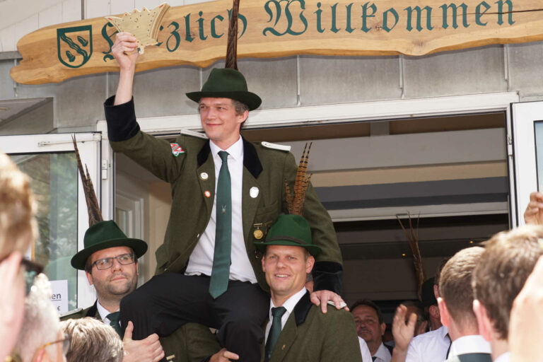 König_2019_getragen